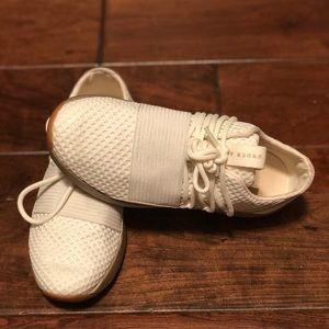 Under armour sport shoes